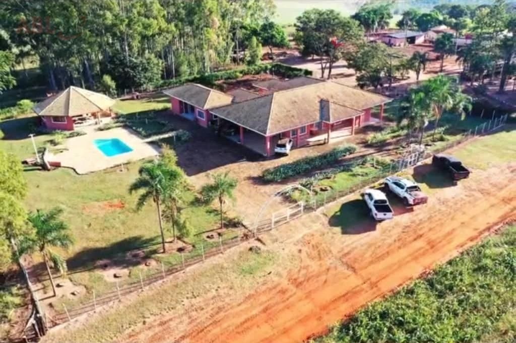 Fazenda para Venda em Setor Central Chapadão do Céu-GO