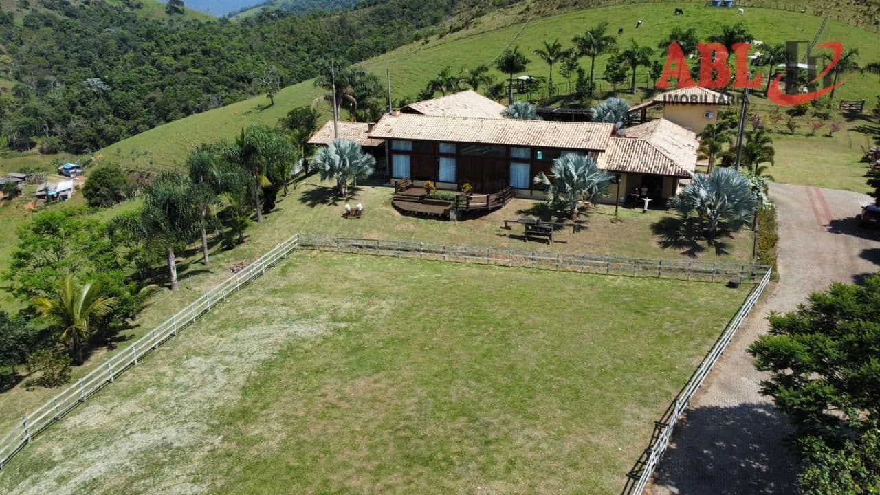 Fazenda/Sítios/Chácaras em Pindamonhangaba - Centro