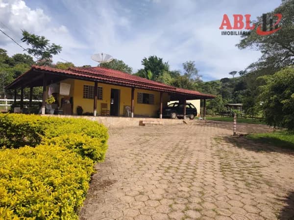 Fazenda/Sítios/Chácaras em Cambuí - Centro