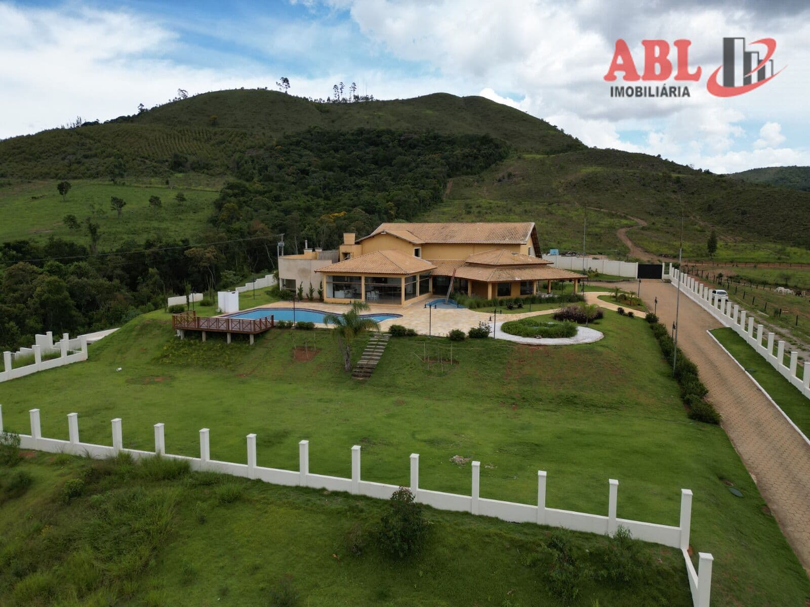 Fazenda/Sítios/Chácaras em Poços de Caldas - Centro