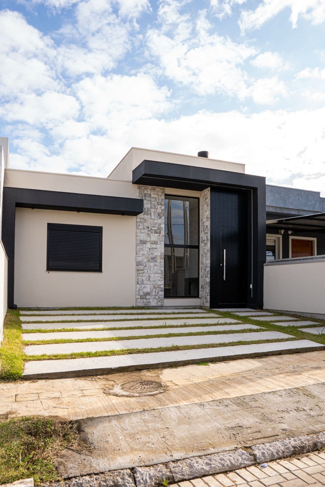 Casa Térrea Três dormitórios no Garden Ville Gravataí-RS