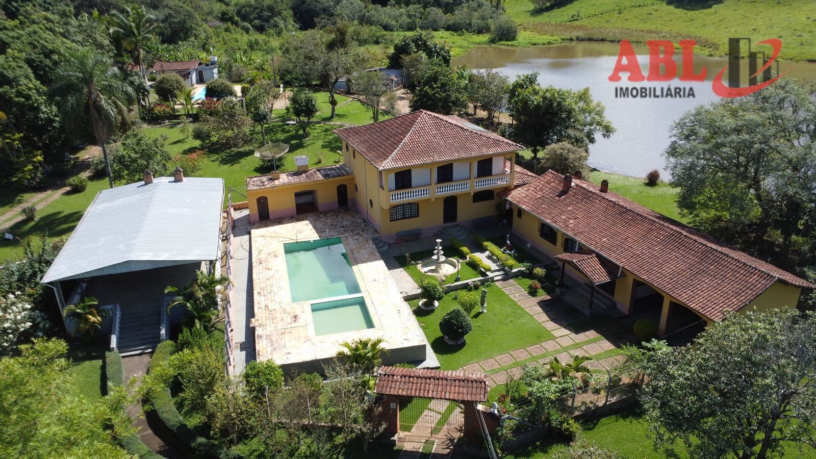 Fazenda/Sítios/Chácaras em Cambuí - Centro