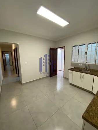 Casa á venda em Condomínio fechado!