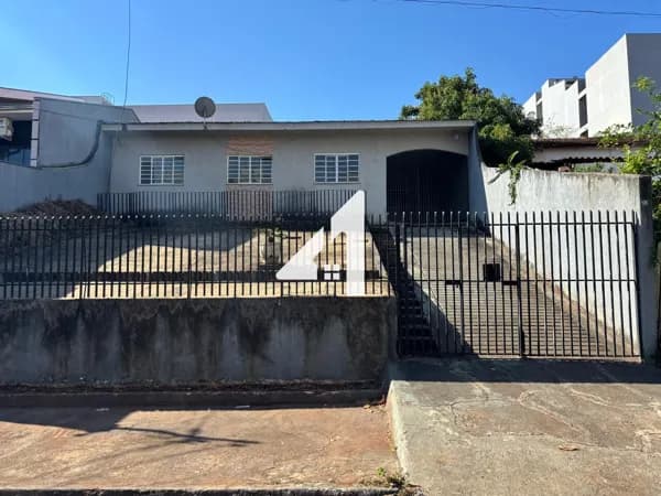 Casa em Apucarana - Jardim Marabá