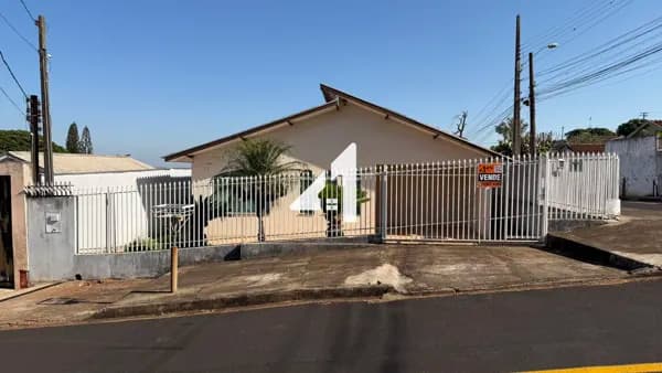 Casa em Apucarana - Núcleo Habitacional Afonso Alves de Camargo