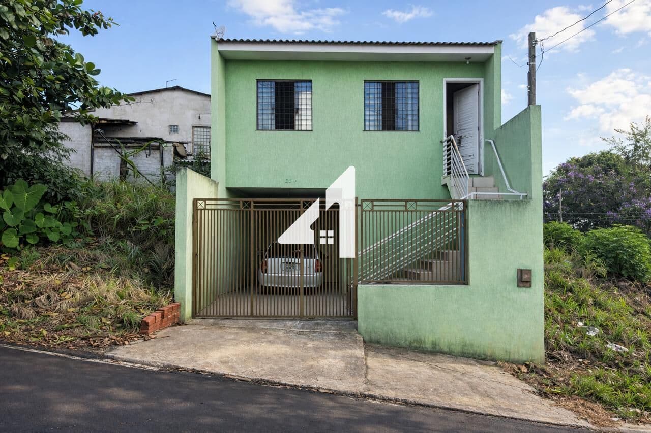 Sobrado com lote adicional em Apucarana