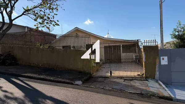 Casa em Apucarana - Núcleo Habitacional Papa João Paulo I