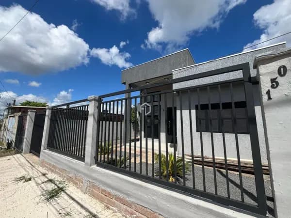 Casa de ótimo padrão próximo ao Alphaville e a 5 minutos do centro.