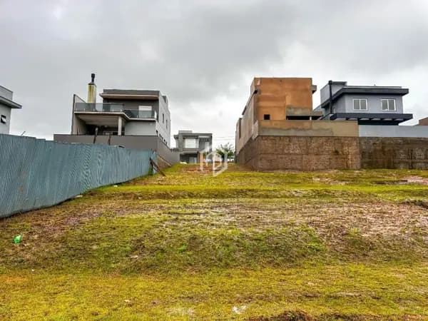 Terreno à venda no bairro Centro em Gravataí/RS