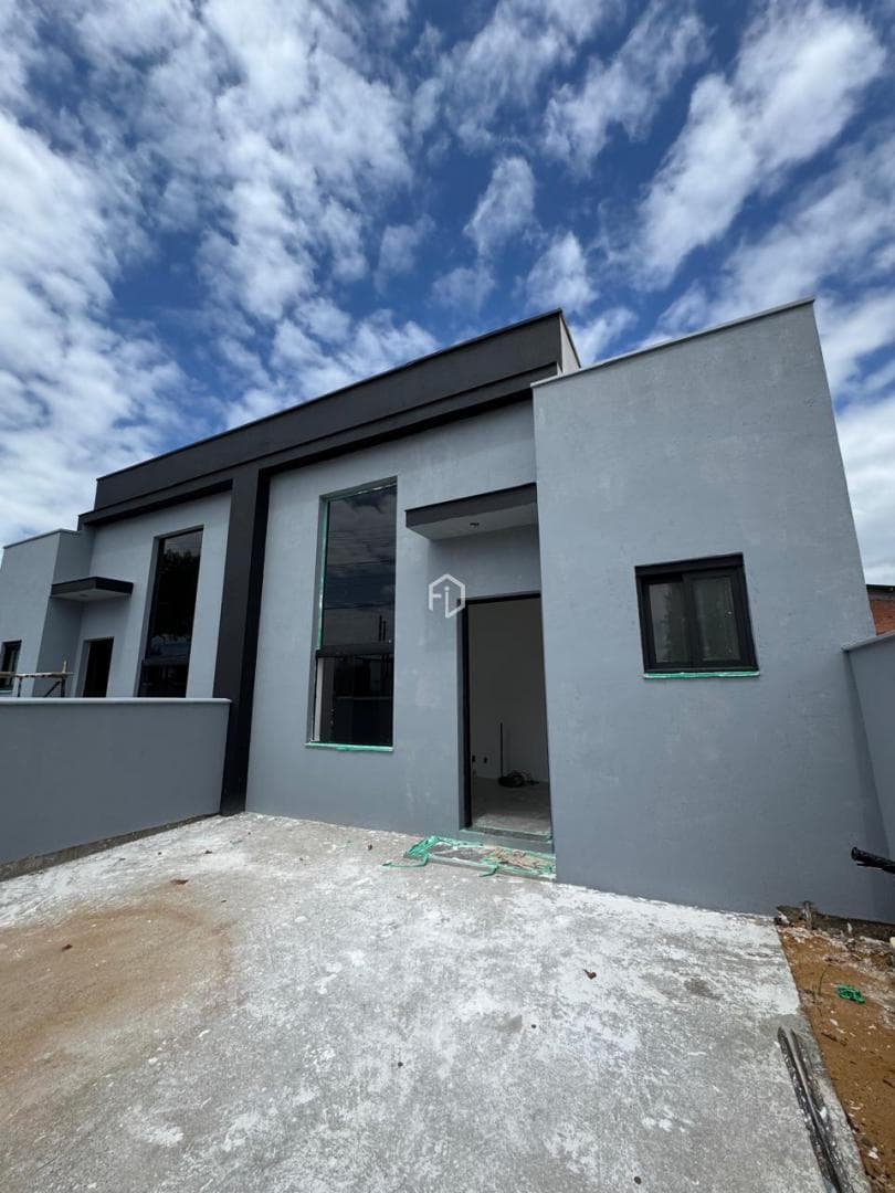 CASA COM 3 DORMITÓRIOS A VENDA EM GRAVATAÍ