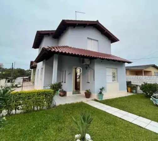 Casa à venda no bairro Jansen em Gravataí/RS