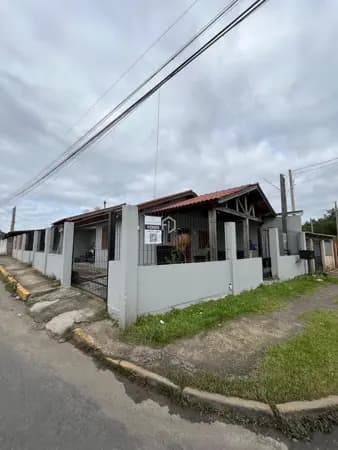 CASA TÉRREA DE ESQUINA SEMI MOBILIADA 90m2 CONSTRUÍDOS