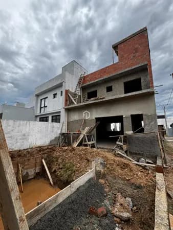 SOBRADO A VENDA EM CONDOMÍNIO FECHADO VALE VILLE