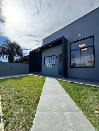 CASA AMPLA COM 3 DORMITÓRIOS, SENDO 1 SUÍTE COM CLOSET EM GRAVATAÍ