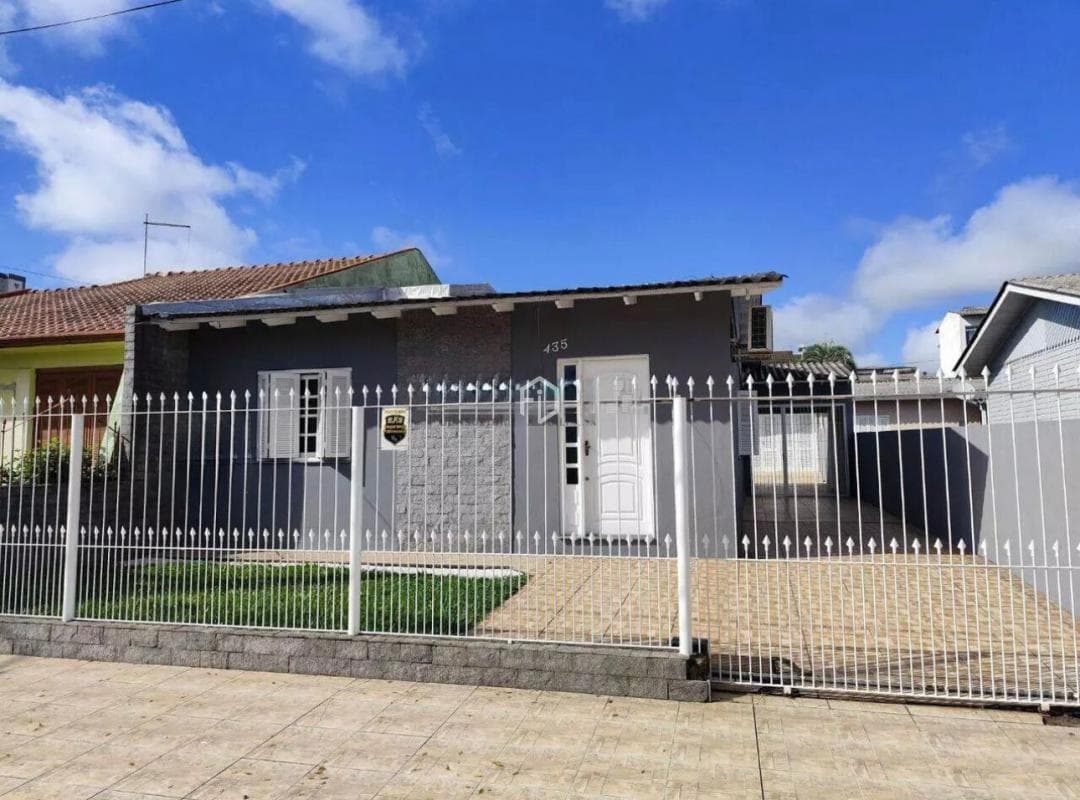 CASA TÉRREA COM 3 DORMITÓRIOS SEMI MOBILIADO EM CACHOEIRINHA, VILA MONTE CARLO