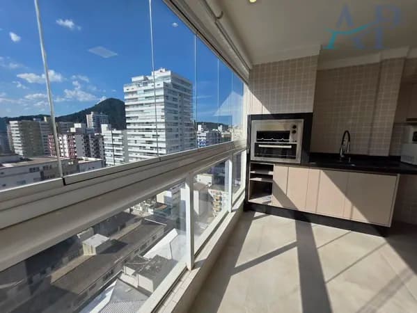 Apartamento no Canto do Forte com 3 Dormitórios à 200 metros do Mar