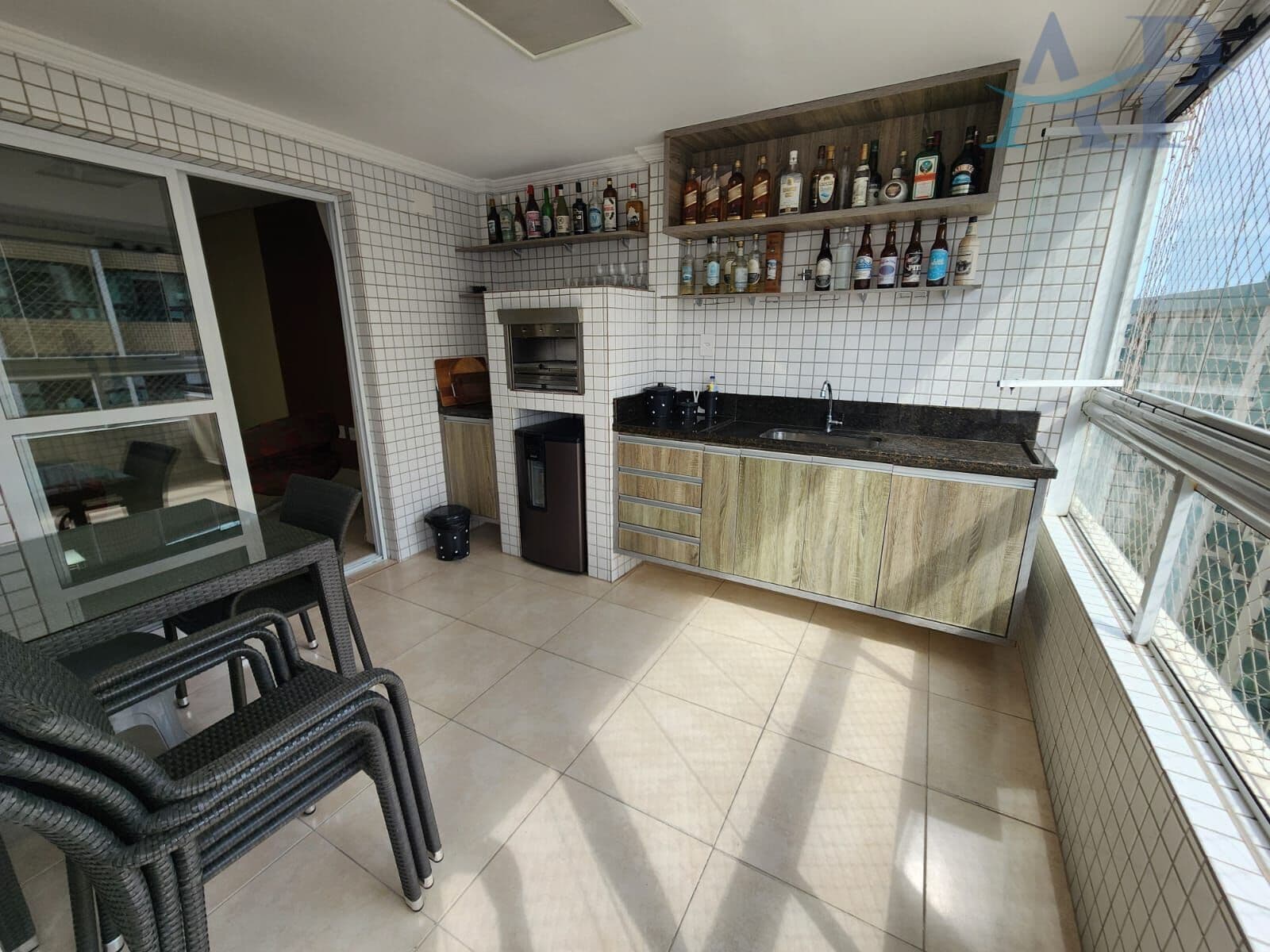 Apartamento com 3 Dormitórios no Canto do Forte em Praia Grande.