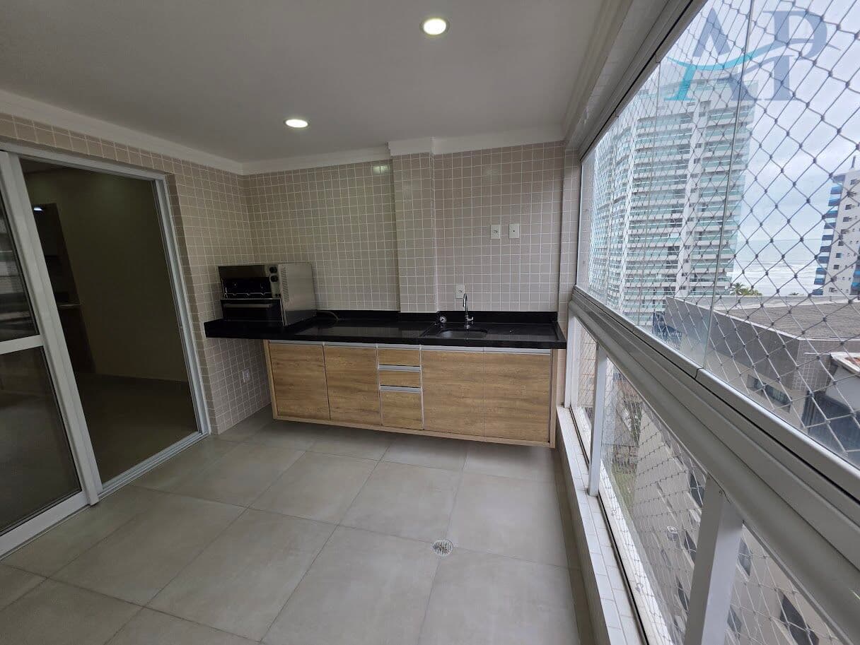 Apartamento no Canto do Forte em Praia Grande com 2 Dormitórios