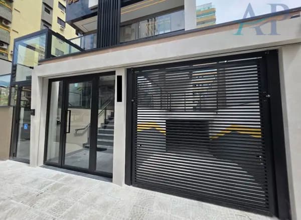 Casa em Condomínio na Guilhermina em Praia Grande com 3 Dormitórios