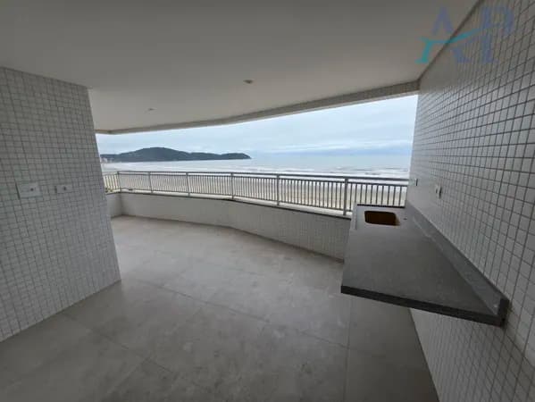 Apartamento na Guilhermina com 2 Dormitórios Frente Mar em Praia Grande