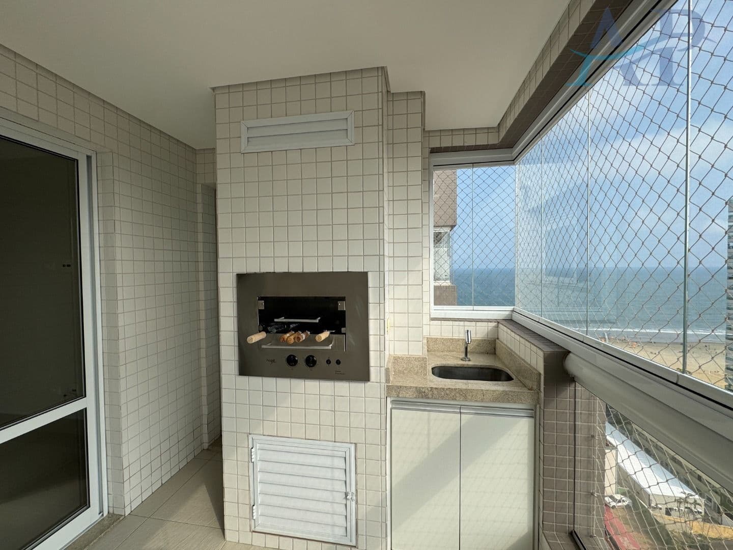 Apartamento no Forte em Praia Grande com 3 Dormitórios
