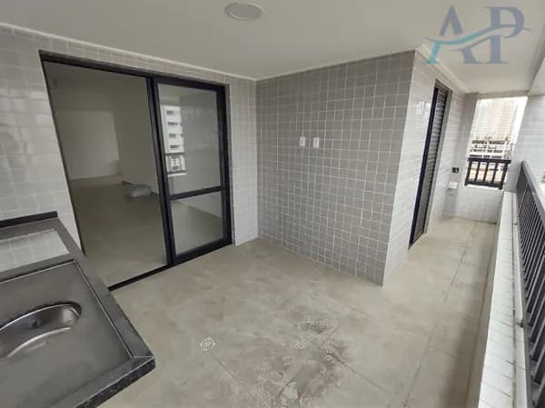 Apartamento com 2 Dormitórios na Vila Guilhermina em Praia Grande