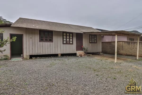 Casa com 4 quartos no centro da região dos lagos