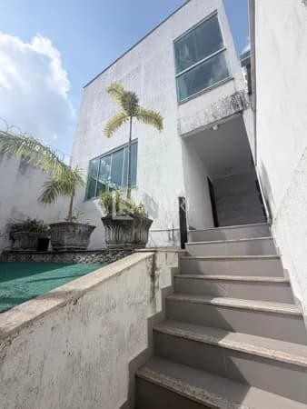 Casa com 2 Quartos e 3 Banheiros – Conforto e Praticidade