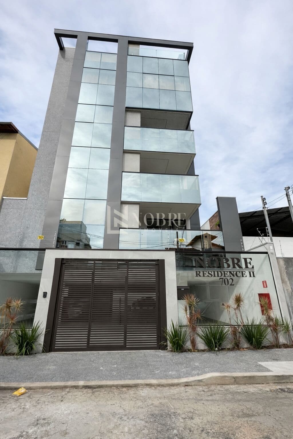Apartamento com 100 m², 3 Quartos (1 Suíte) e 2 Vagas