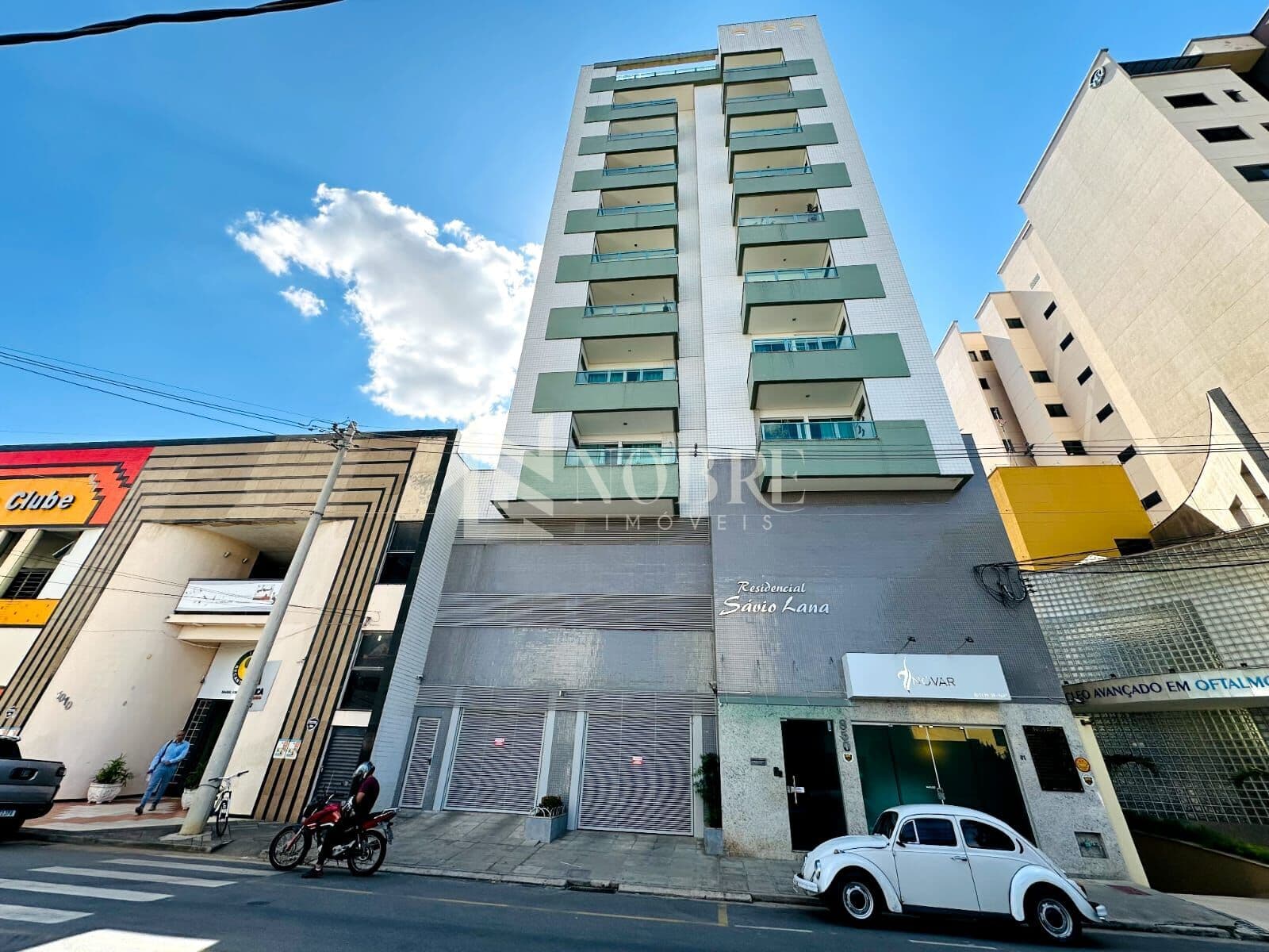 Apartamento com 3 Quartos (1 Suíte), Varanda e 2 Vagas no Horto