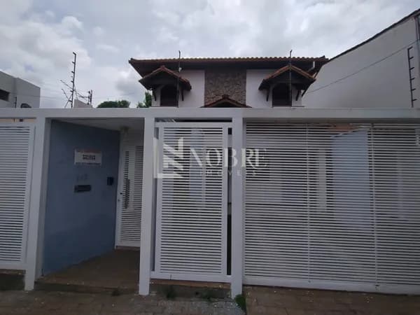 Casa Ampla com 5 Quartos, Área Gourmet e Terraço no Bom Retiro