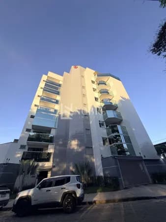Apartamento com 2 Quartos, Varanda Gourmet e Elevador