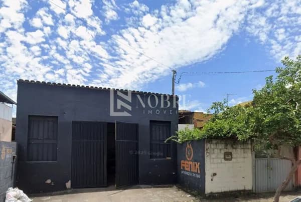 Lote com Galpão com 160 m²
