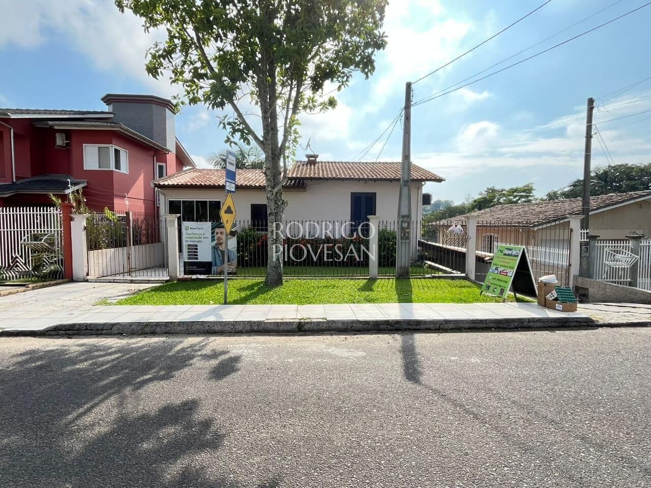Casa mobiliada no Jardim Angélica em Criciúma — ampla, pronta para morar e com potencial comercial