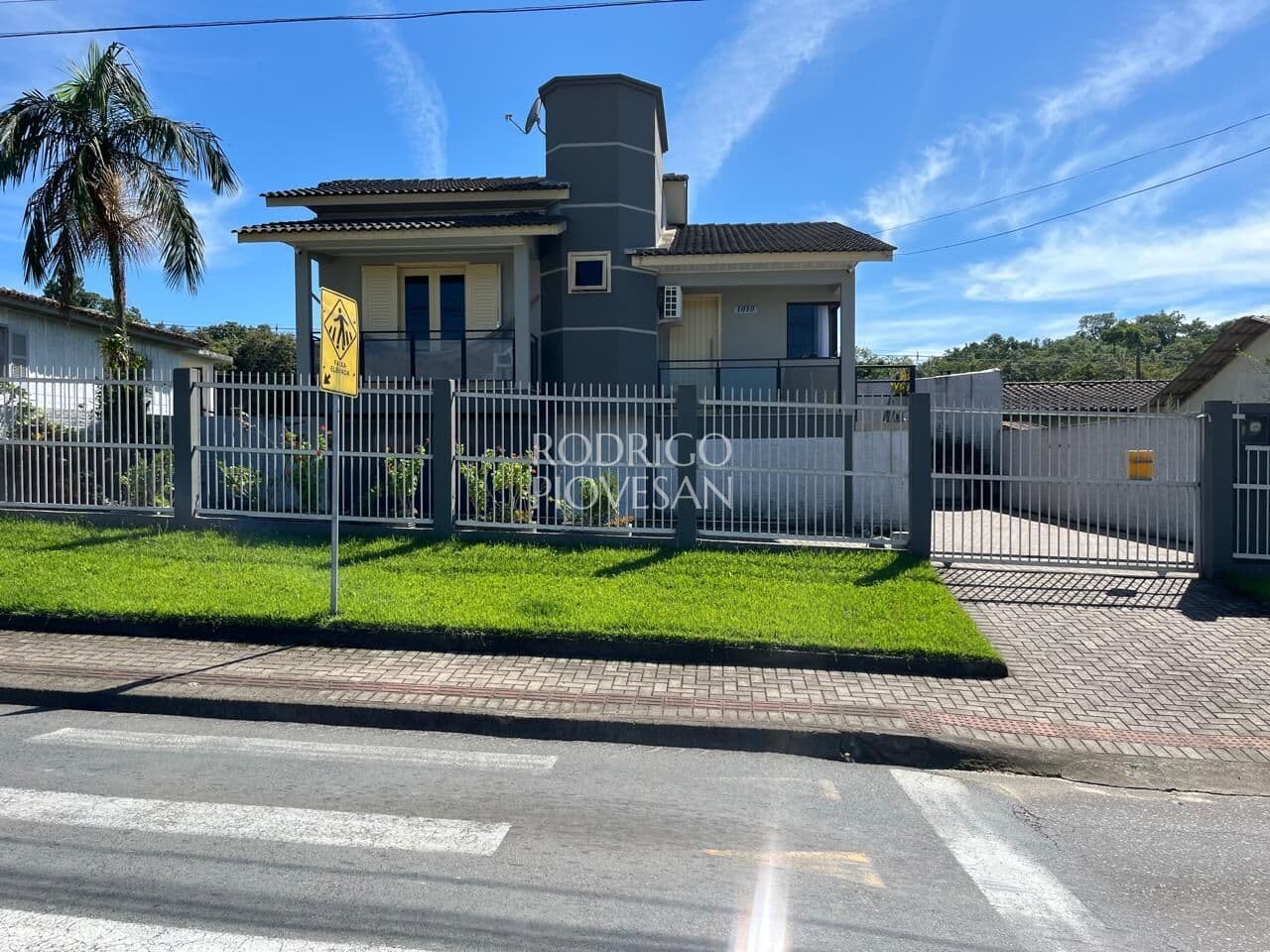 Casa à venda no Bairro Santo Antônio em Criciúma – 3 quartos, piscina e área gourmet