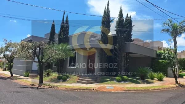 O Refúgio Perfeito: Sofisticação e Lazer em uma Exclusiva Residência de Esquina