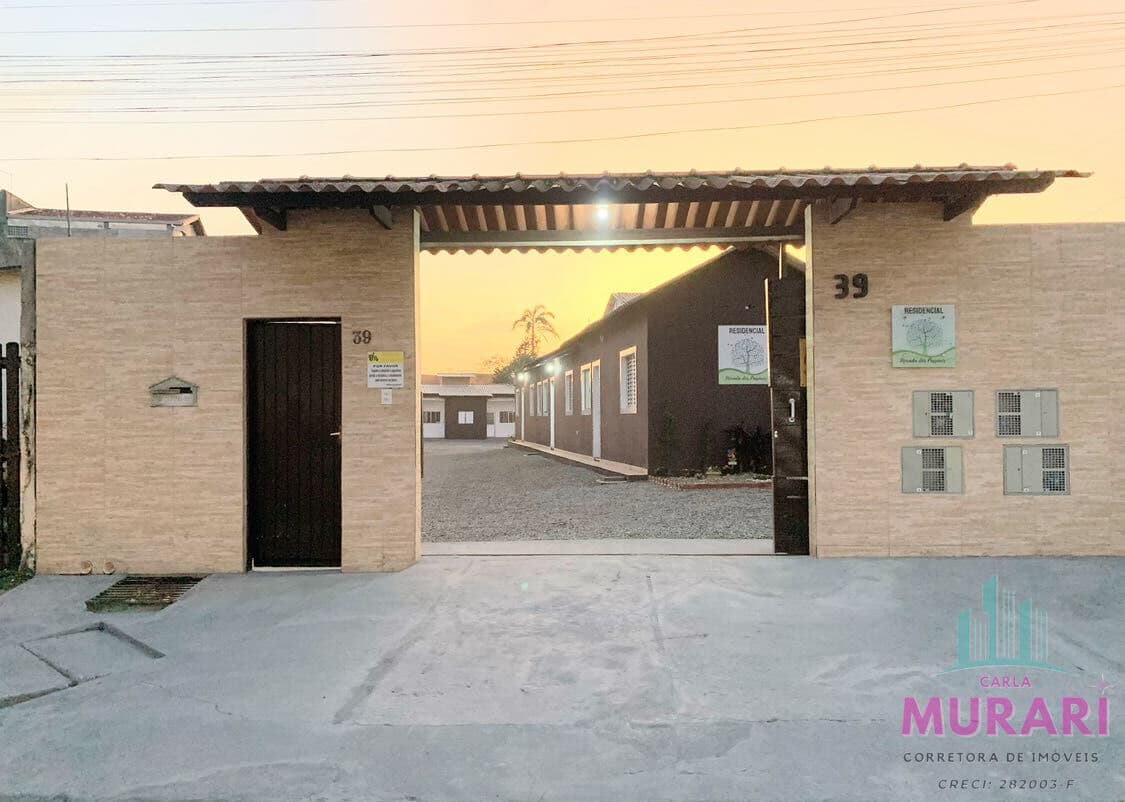 Casa Sobreposta Alta em Residencial no Corumbá - Itanhaém/SP