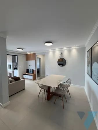 Compacto de luxo com vista mar!