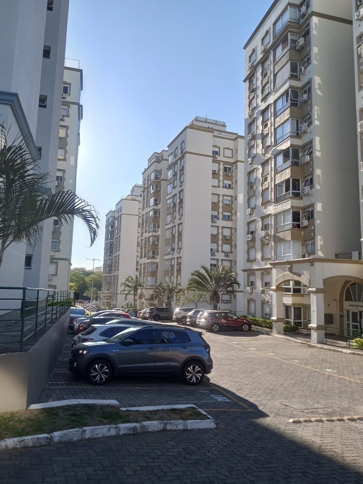 Apartamento três dormitórios, estacionamento Bairro Cavalhada, Porto Alegre/RS