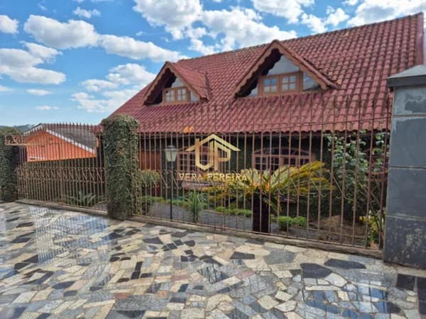 Casa Padrão no Verona Bairro Contorno