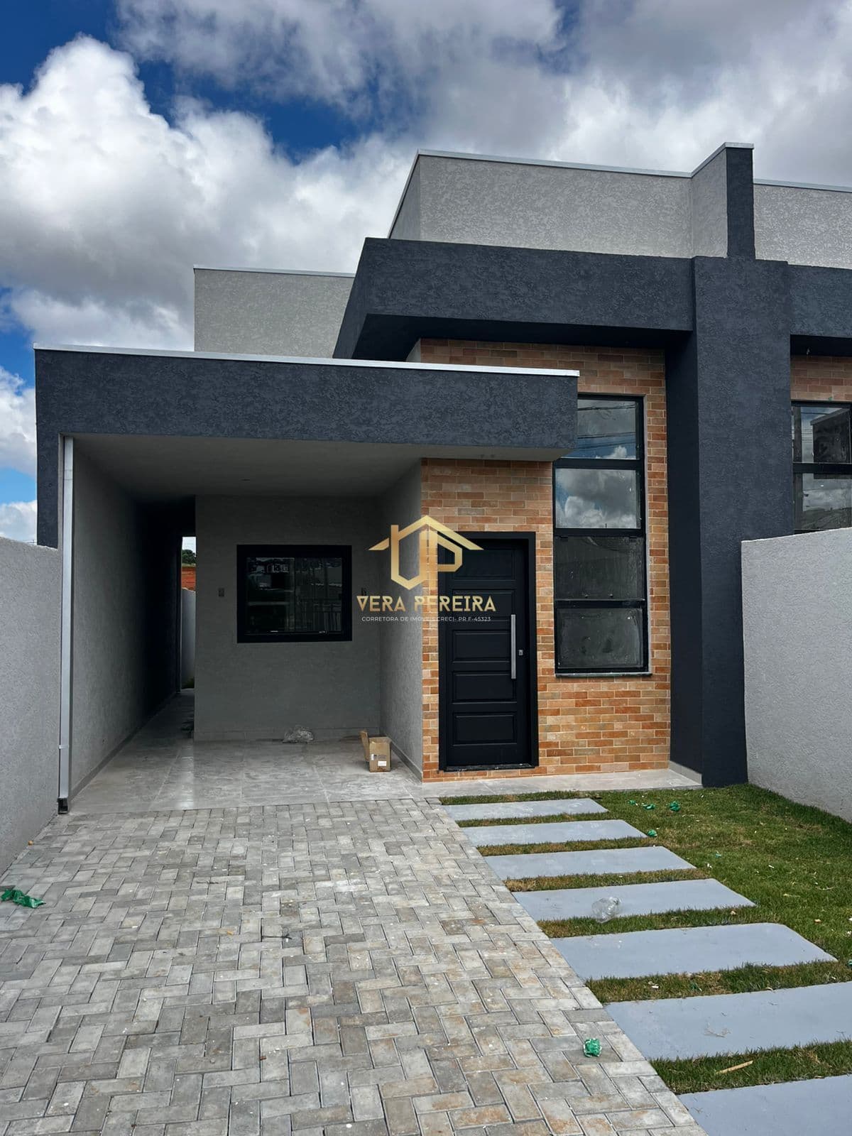 Casa Padrão no Condominio Girasol