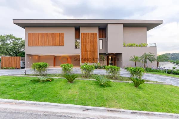 Mansão São Paulo - Moderna com 5 Suítes, 4 Vagas Cobertas e Área de Lazer Integrada