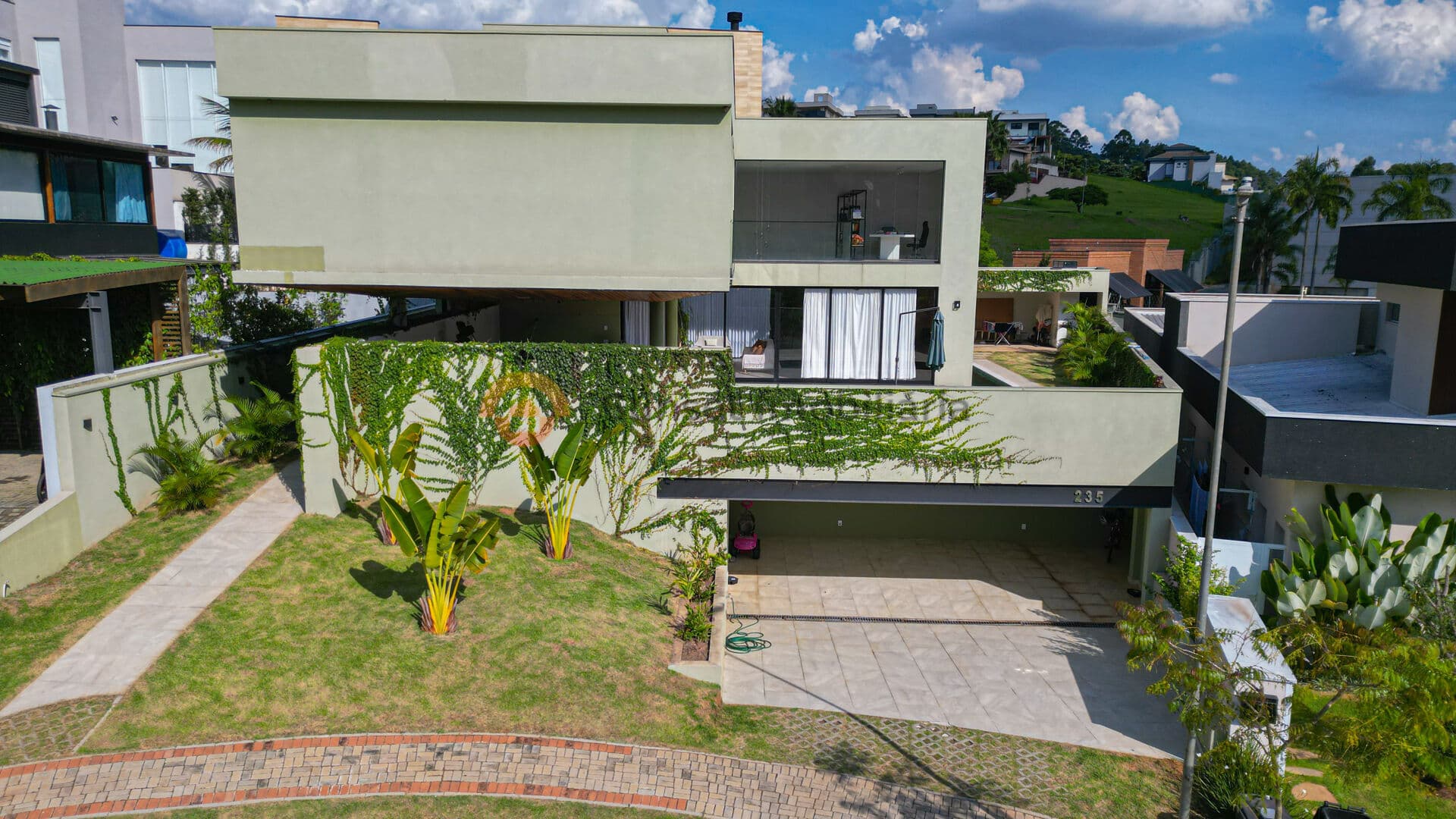Casa Sofisticada com Ambientes Integrados e Conforto Máximo