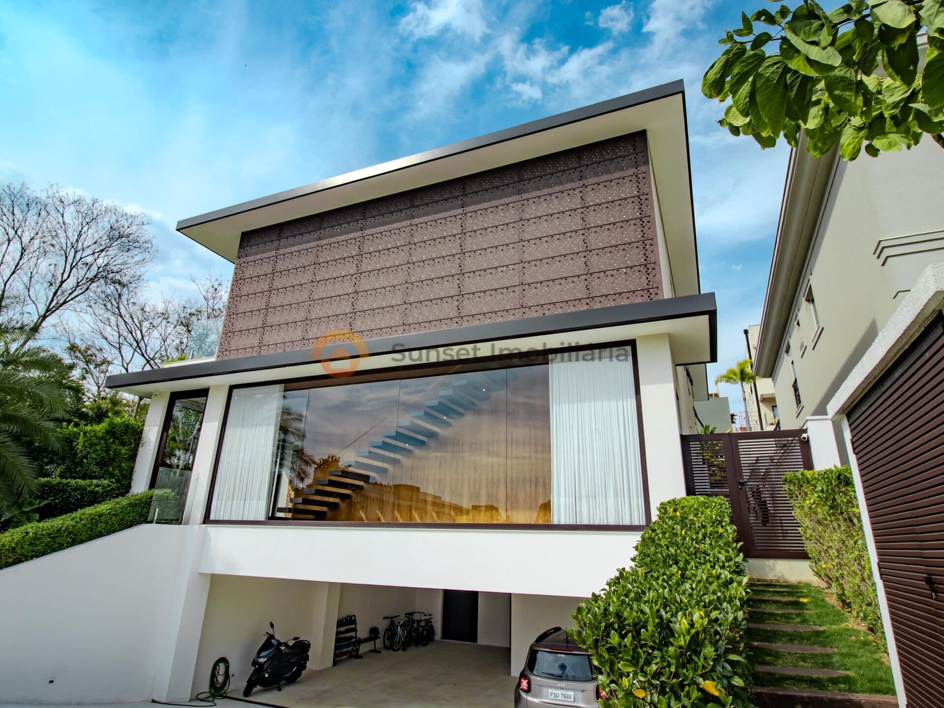 Casa a venda em Alphaville - Automatizada com Sistema Fotovoltaico e Acabamentos Premium