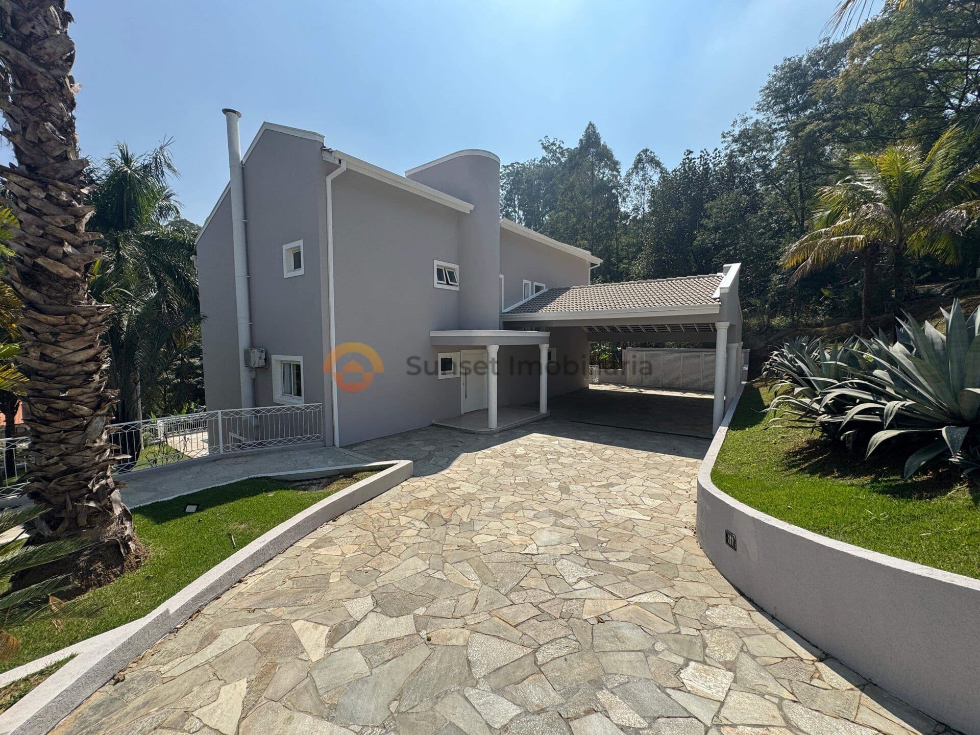 Casa com 4 suítes à venda, 425m² em terreno de 1.400m² por R$ 9.500.000 — Residencial Tamboré, Barueri/SP