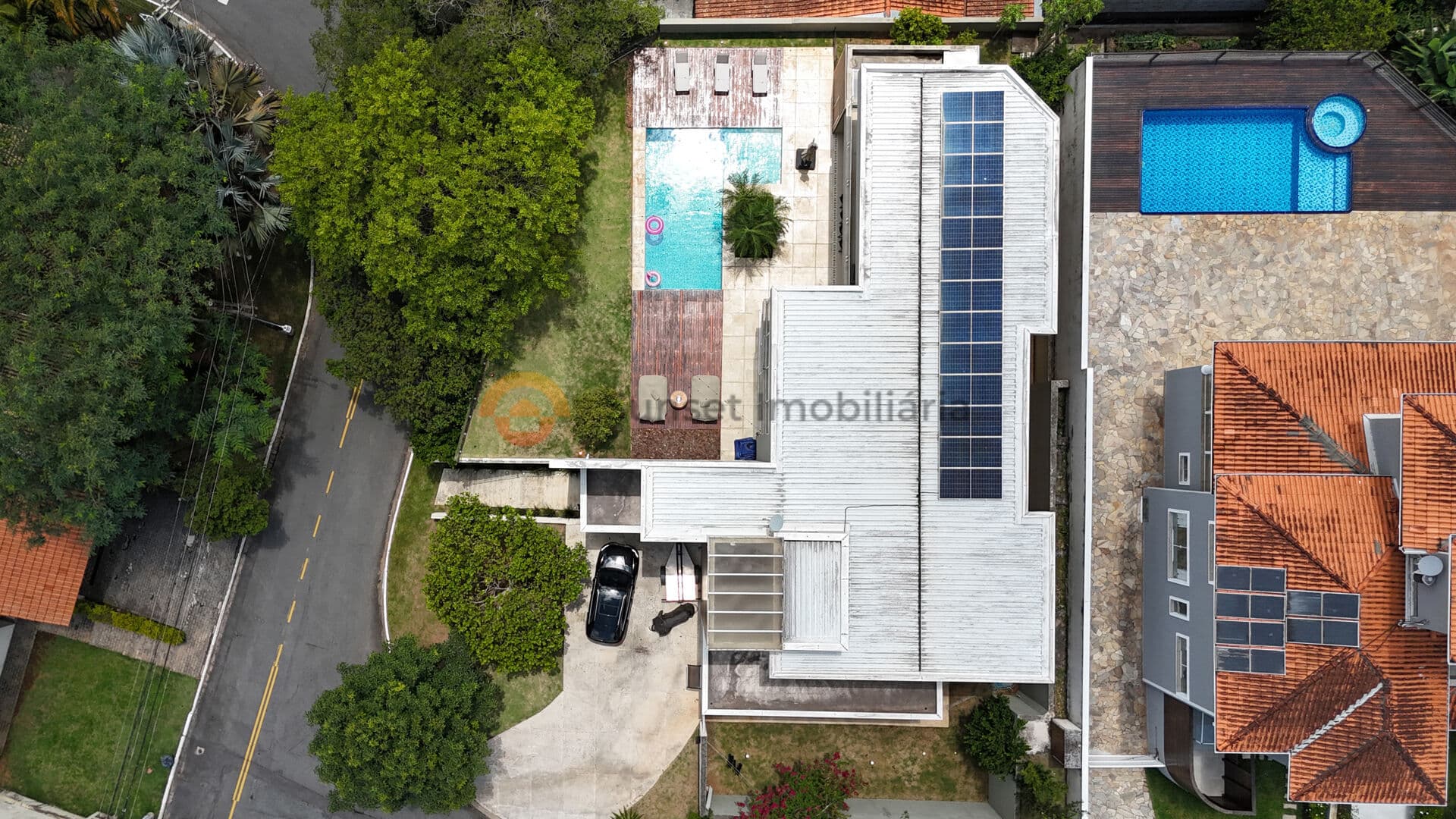 Elegância Contemporânea com Lazer Privativo em Condomínio Exclusivo - Vista Livre, Integração e Estilo