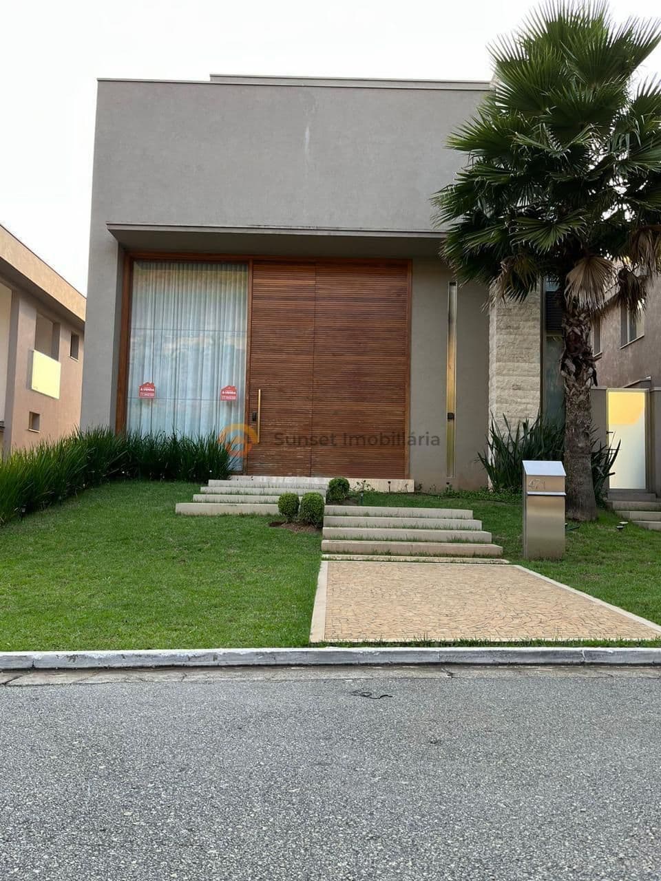 CASA MODERNA COM VISTA PANORÂMICA | PROJETO MARIO PEREZ NO RESIDENCIAL VILA SOLAIA