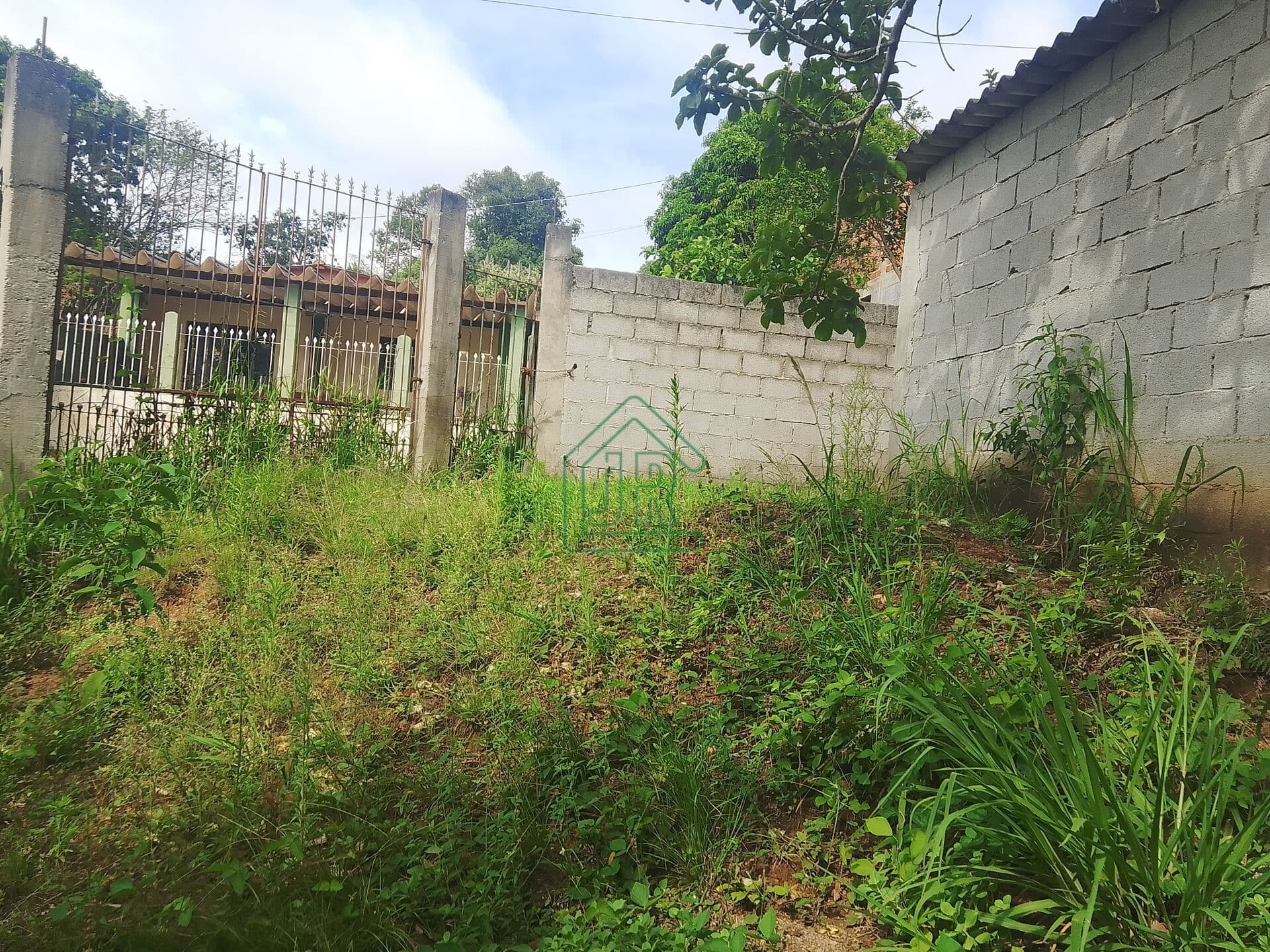 Fazenda/Sítios/Chácaras em Alumínio - Parcelamento Izaltino