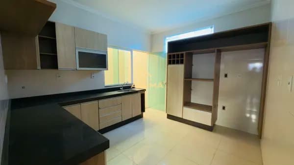 Casa em Conselheiro Lafaiete - Santa Maria