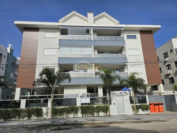 Apartamento à 150 metros da Praia